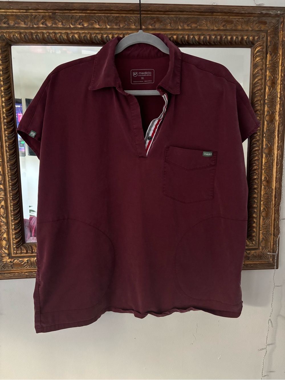 Mediclo Scrubs: Burgundy